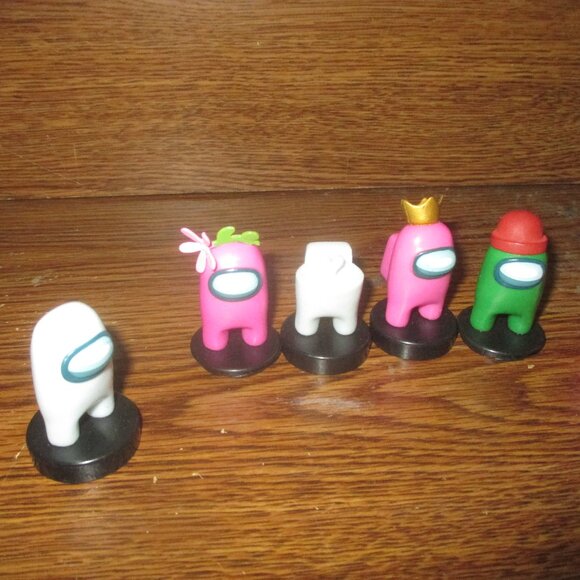 Lot of 8 Among Us 2" vinyl videogame Figures (7 stampers and figure) - Picture 3 of 9